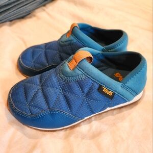 Toddler boys teva slippers